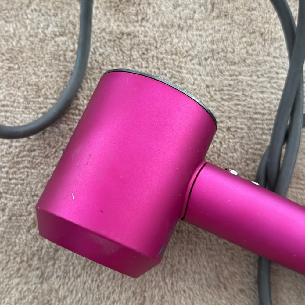 Dyson Supersonic Hair Dryer in Fuchsia with Attachments - Picture 4 of 6
